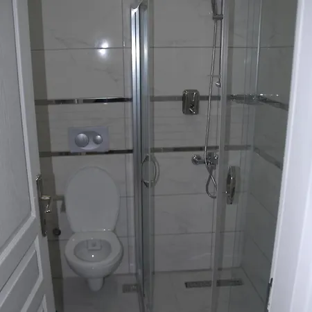 Ozcans Pera Flats 8 *