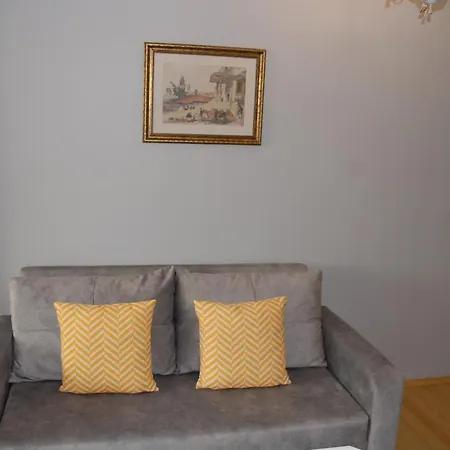 Ozcans Pera Flats 8 *